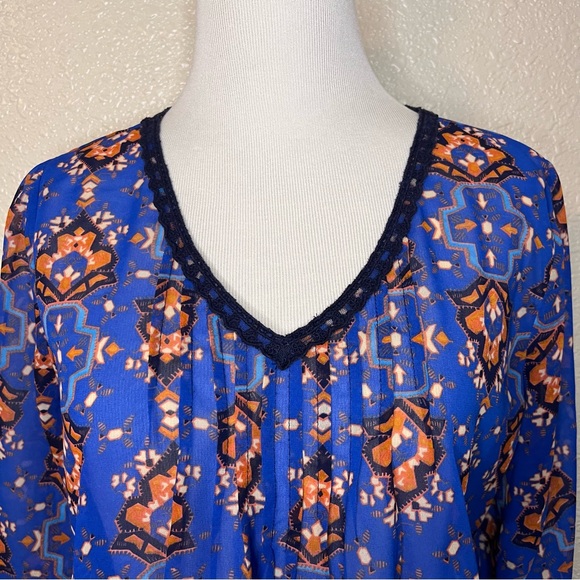 Red Camel Long Sleeve V-neck Flowy Top Blouse with Lace and Gathers - Picture 2 of 8